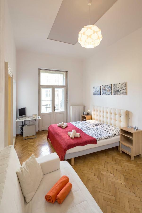 Dusni Apartments Praga Exterior foto